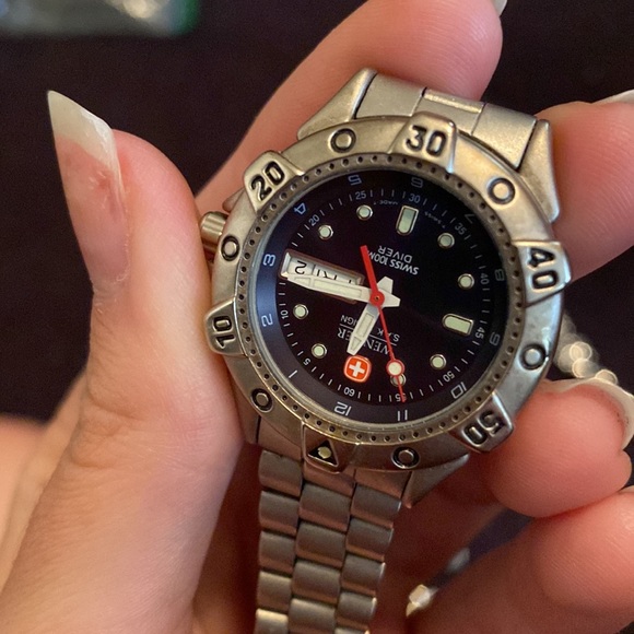 Wenger diver watch - Picture 5 of 7